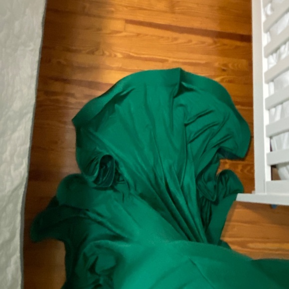 Emerald Green Dress - Picture 6 of 7